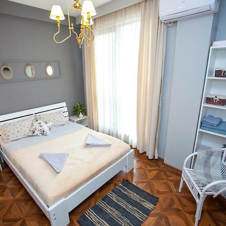 Tbilisi Loa Apartment ภายนอก รูปภาพ