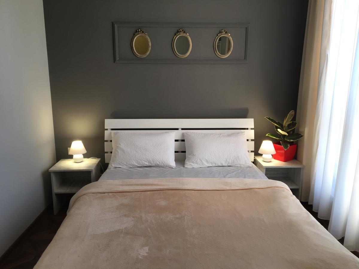 Tbilisi Loa Apartment ภายนอก รูปภาพ