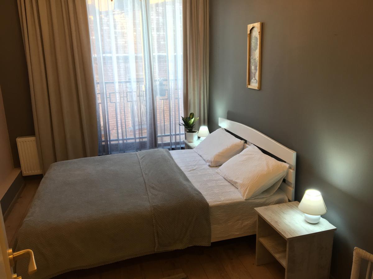 Tbilisi Loa Apartment ภายนอก รูปภาพ