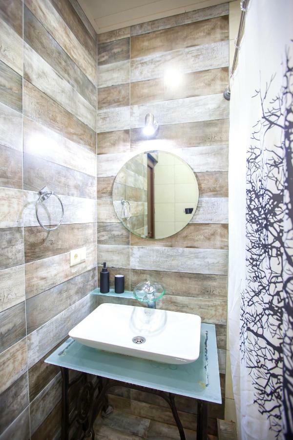 Tbilisi Loa Apartment ภายนอก รูปภาพ