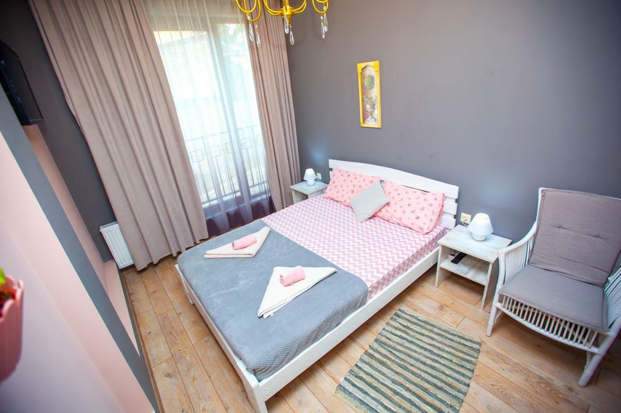 Tbilisi Loa Apartment ภายนอก รูปภาพ